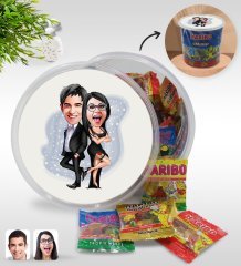 Kişiye Özel Sevgililer Karikatürlü Dev Boy Haribo Minis Kovası (10gx100adet) Model 6