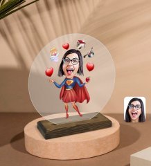 Kişiye Özel Süper Anne Karikatürlü Yuvarlak Ahşap Standlı Biblo-1