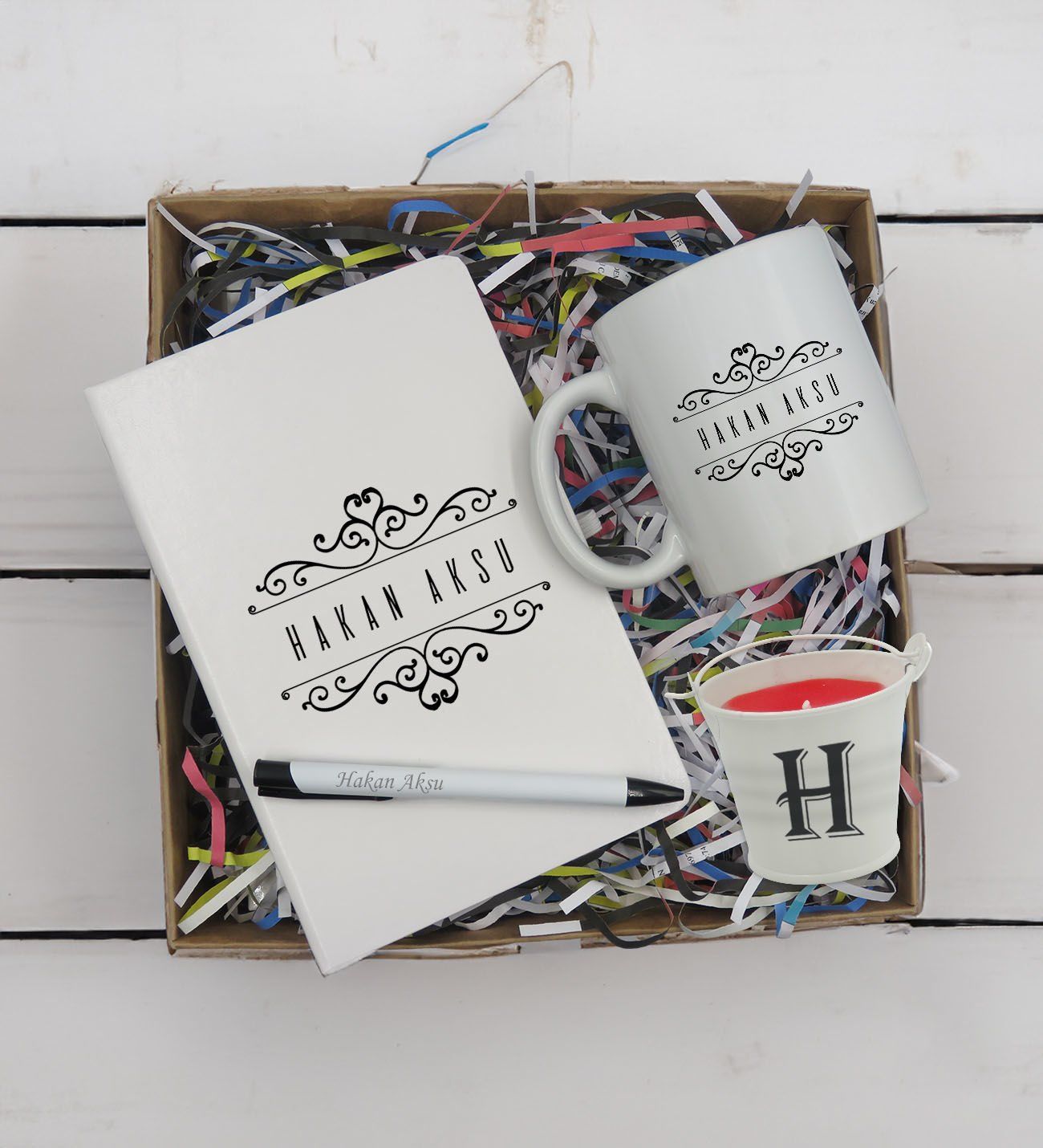 BK Gift Kişiye Özel İsimli Defter Kalem Kupa ve Mini Kovada Kokulu Mum Hediye Seti-1, Arkadaşa Hediye, Sevgiliye Hediye, Yeni İş Hediyesi