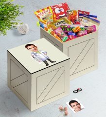 Kişiye Özel Erkek Göz Doktoru Karikatürlü Ahşap Kutuda Nostaljik Lezzetler Hediye Seti