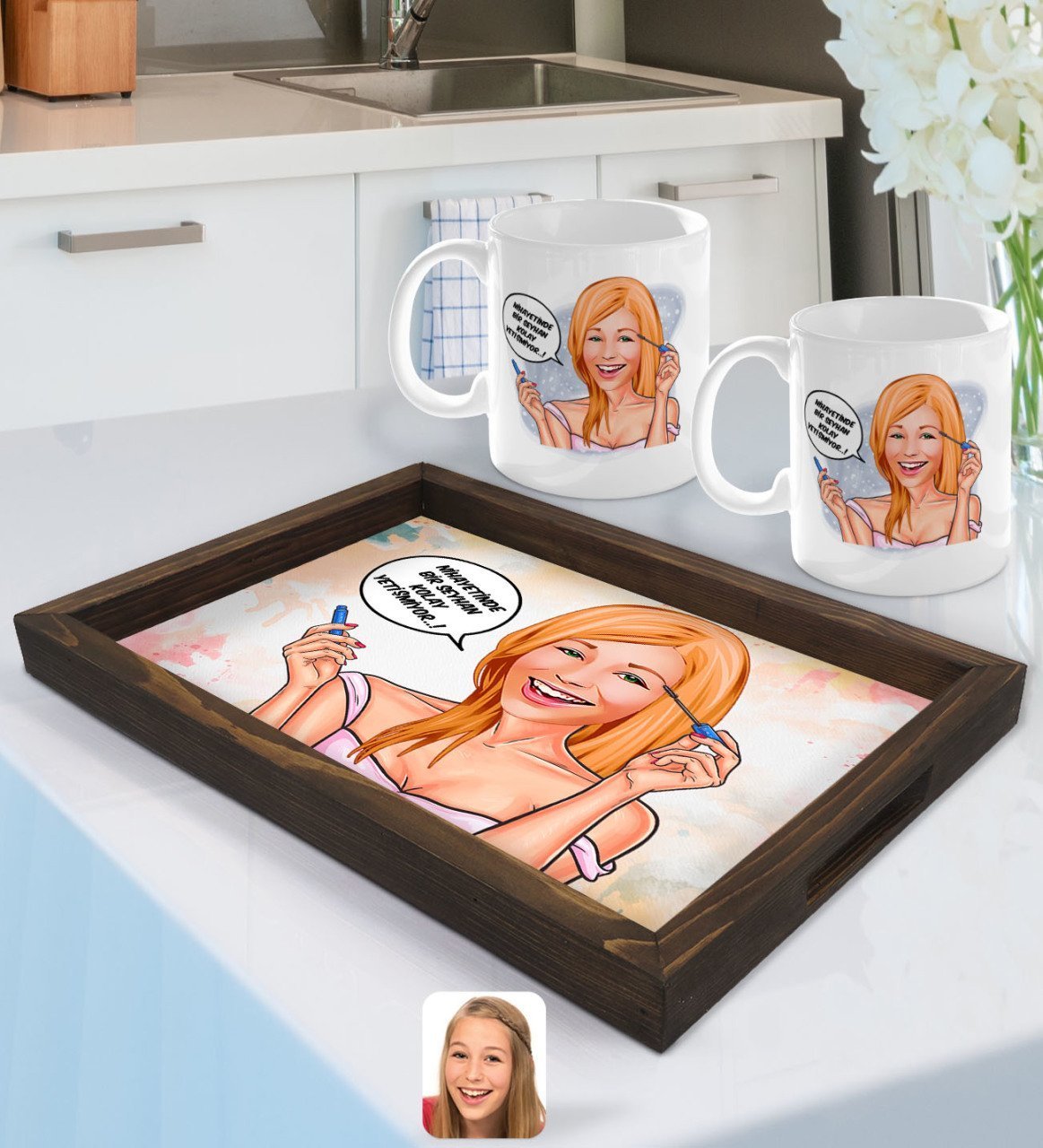 Kişiye Özel Kadın Nihayetinde Karikatürlü Doğal Ahşap Tepsi ve 2’li Kupa Bardak Seti-7