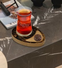 Kişiye Özel Mermer Tasarımlı Doğal Ahşap Tabaklı Heybeli Çay Bardağı Sunum Seti Model 14