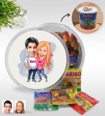 Kişiye Özel Sevgililer Karikatürlü Dev Boy Haribo Minis Kovası (10gx100adet) Model 5