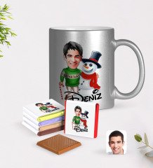 Kişiye Özel Erkek Yeni Yıl Karikatürlü Krom Kupa ve Çikolata Hediye Seti-3