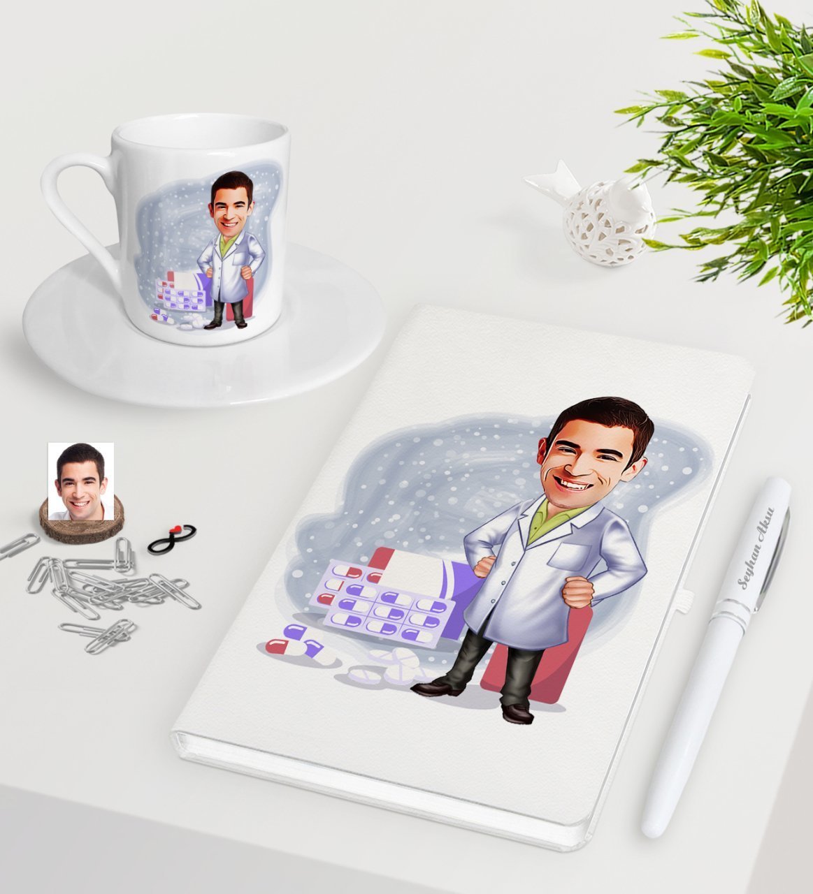 Kişiye Özel Erkek Eczacı Karikatürlü Beyaz Defter Kalem Türk Kahvesi Fincanı Seti-3