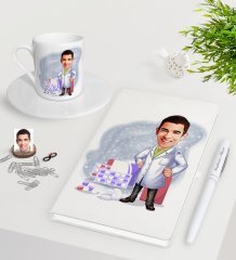 Kişiye Özel Erkek Eczacı Karikatürlü Beyaz Defter Kalem Türk Kahvesi Fincanı Seti-3