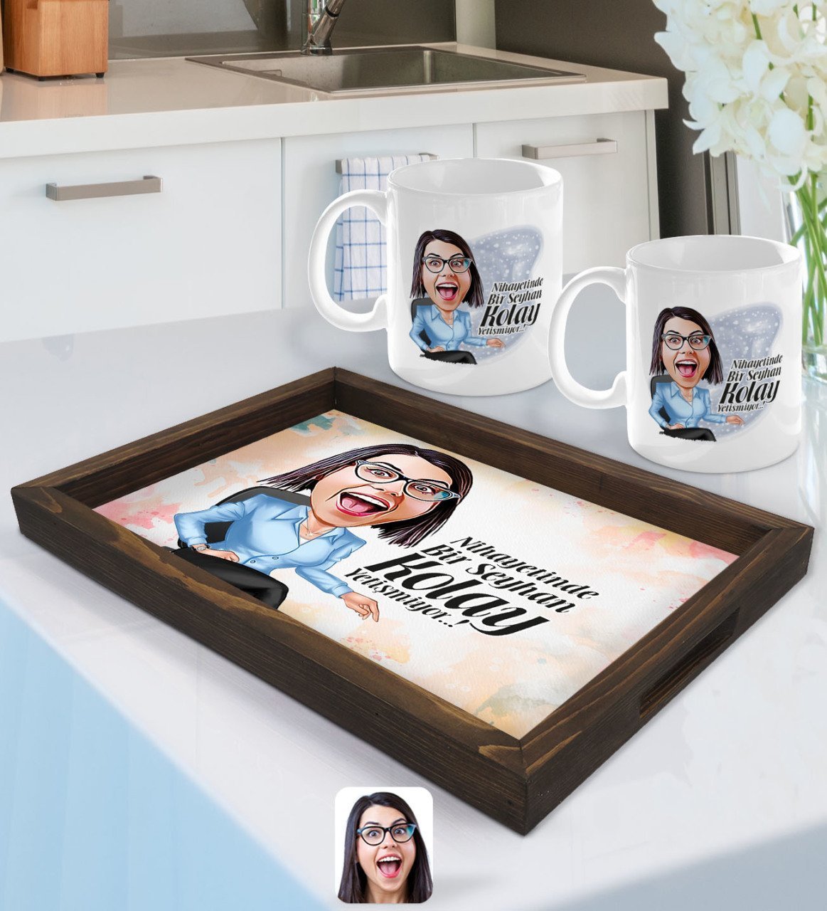 Kişiye Özel Kadın Nihayetinde Karikatürlü Doğal Ahşap Tepsi ve 2’li Kupa Bardak Seti-2