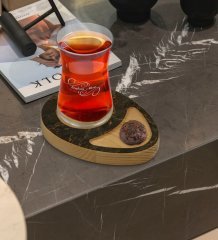 Kişiye Özel Mermer Tasarımlı Doğal Ahşap Tabaklı Heybeli Çay Bardağı Sunum Seti Model 9