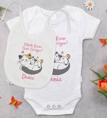 BK Kids Kişiye Özel Minik Kızın Seni Seviyor Tasarımlı Bebek Body Zıbın ve Mama Önlüğü Hediye Seti - Model 1