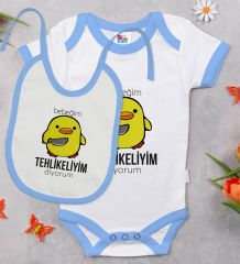 BK Kids Tehlikeliyim Diyorum Tasarımlı Mavi Bebek Body Zıbın ve Mama Önlüğü Hediye Seti-1