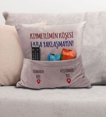 BK Gift Eğlenceli Tasarımlı Organizer Kumanda ve Atıştırmalık Cepli Pembe Kırlent Yastık- 10, Ev Dekoru, Ev Hediyesi