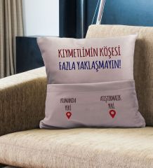 BK Gift Eğlenceli Tasarımlı Organizer Kumanda ve Atıştırmalık Cepli Pembe Kırlent Yastık- 10, Ev Dekoru, Ev Hediyesi