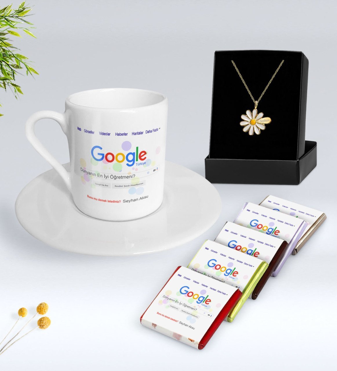 Kişiye Özel Google Dünyanın En İyi Öğretmeni Türk Kahvesi Fincanı Çikolata ve İsimli Papatya Kolye Hediye Seti