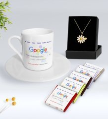 Kişiye Özel Google Dünyanın En İyi Öğretmeni Türk Kahvesi Fincanı Çikolata ve İsimli Papatya Kolye Hediye Seti