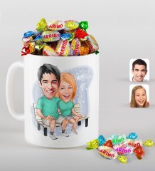 Kişiye Özel Sevgililer Karikatürlü Beyaz Kupa ve Haribo Şeker Hediye Seti-55