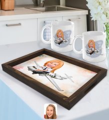 Kişiye Özel Kadın Kaptan Pilot Karikatürlü Doğal Ahşap Tepsi ve 2’li Kupa Bardak Seti-1