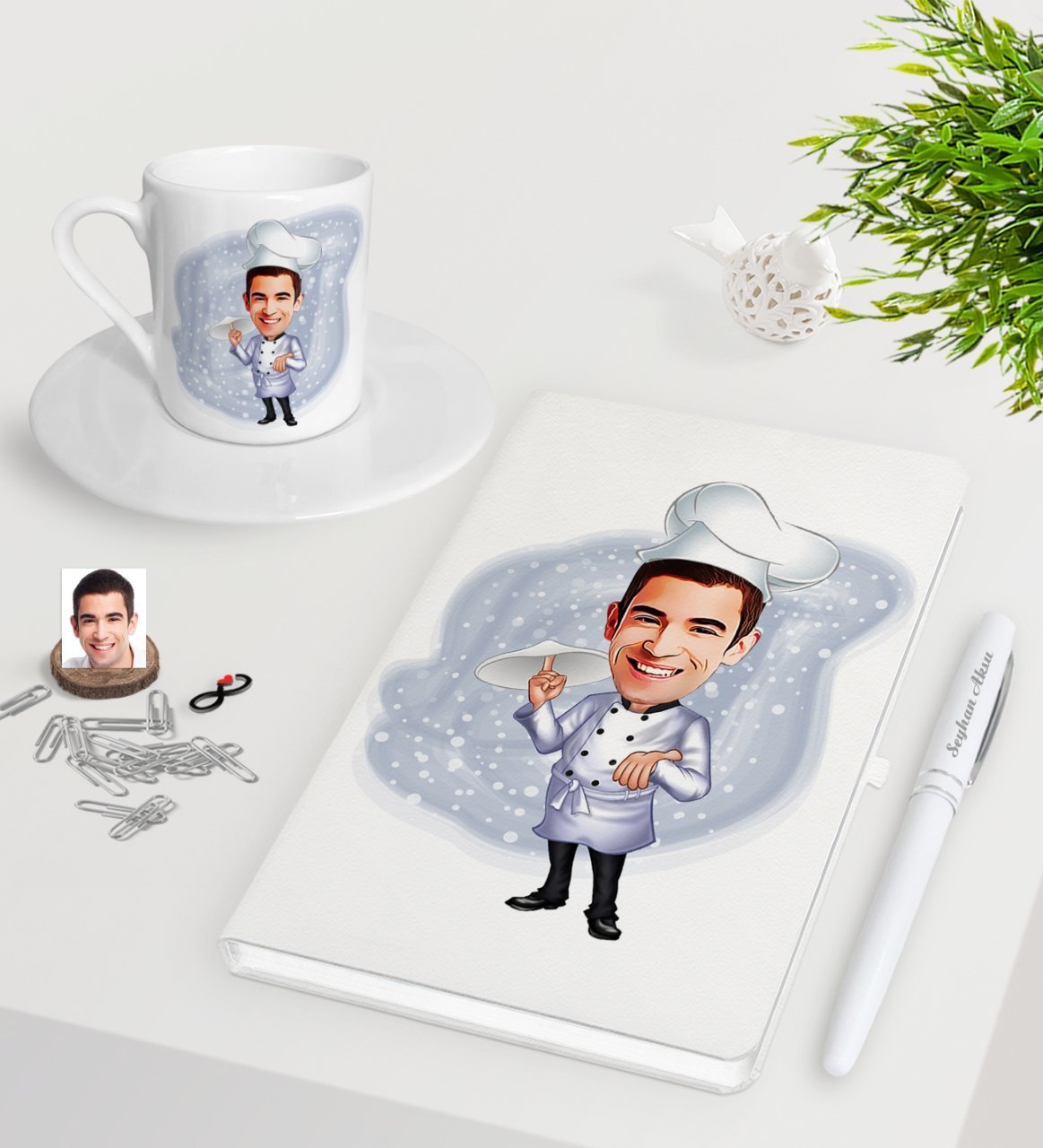 Kişiye Özel Erkek Chef Karikatürlü Beyaz Defter Kalem Türk Kahvesi Fincanı Seti-4
