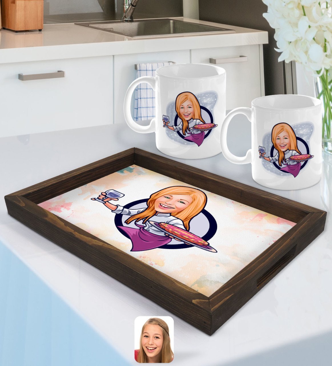 Kişiye Özel Kadın Garson Karikatürlü Doğal Ahşap Tepsi ve 2’li Kupa Bardak Seti-1