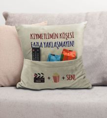 BK Gift Eğlenceli Tasarımlı Organizer Kumanda ve Atıştırmalık Cepli Krem Kırlent Yastık- 9, Ev Dekoru, Ev Hediyesi