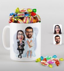 Kişiye Özel Sevgililer Karikatürlü Beyaz Kupa ve Haribo Şeker Hediye Seti-16