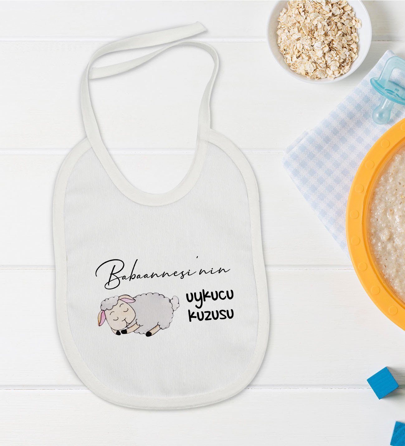 BK Kids Babaannesinin Uykucu Kuzusu Tasarımlı Bebek Mama Önlüğü - Model 1
