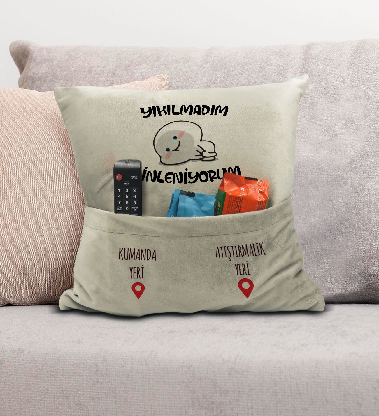 BK Gift Eğlenceli Tasarımlı Organizer Kumanda ve Atıştırmalık Cepli Krem Kırlent Yastık- 5, Ev Dekoru, Ev Hediyesi