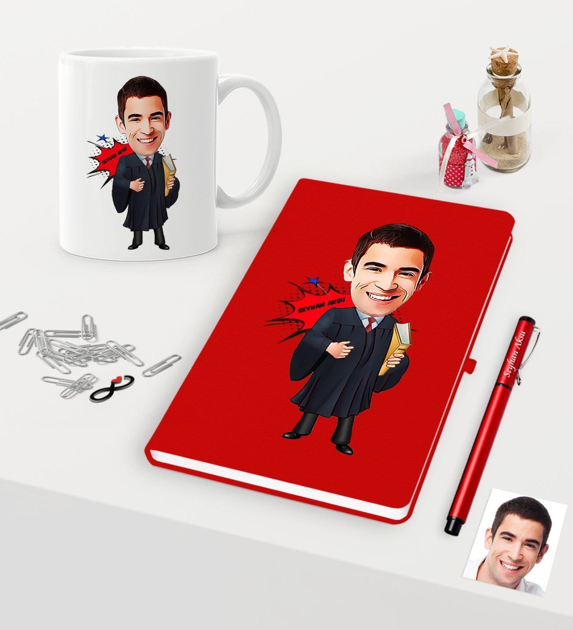 Kişiye Özel Bay Avukat Karikatürlü Kırmızı Defter Kalem Kupa Seti - 1