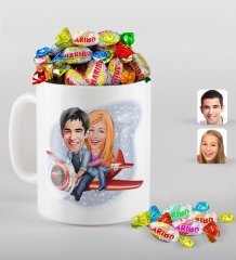 Kişiye Özel Sevgililer Karikatürlü Beyaz Kupa ve Haribo Şeker Hediye Seti-11