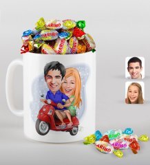 Kişiye Özel Sevgililer Karikatürlü Beyaz Kupa ve Haribo Şeker Hediye Seti-10