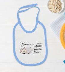 BK Kids Kişiye Özel Babaannesinin Uykucu Kuzusu Tasarımlı Mavi Bebek Body Zıbın ve Mama Önlüğü Hediye Seti
