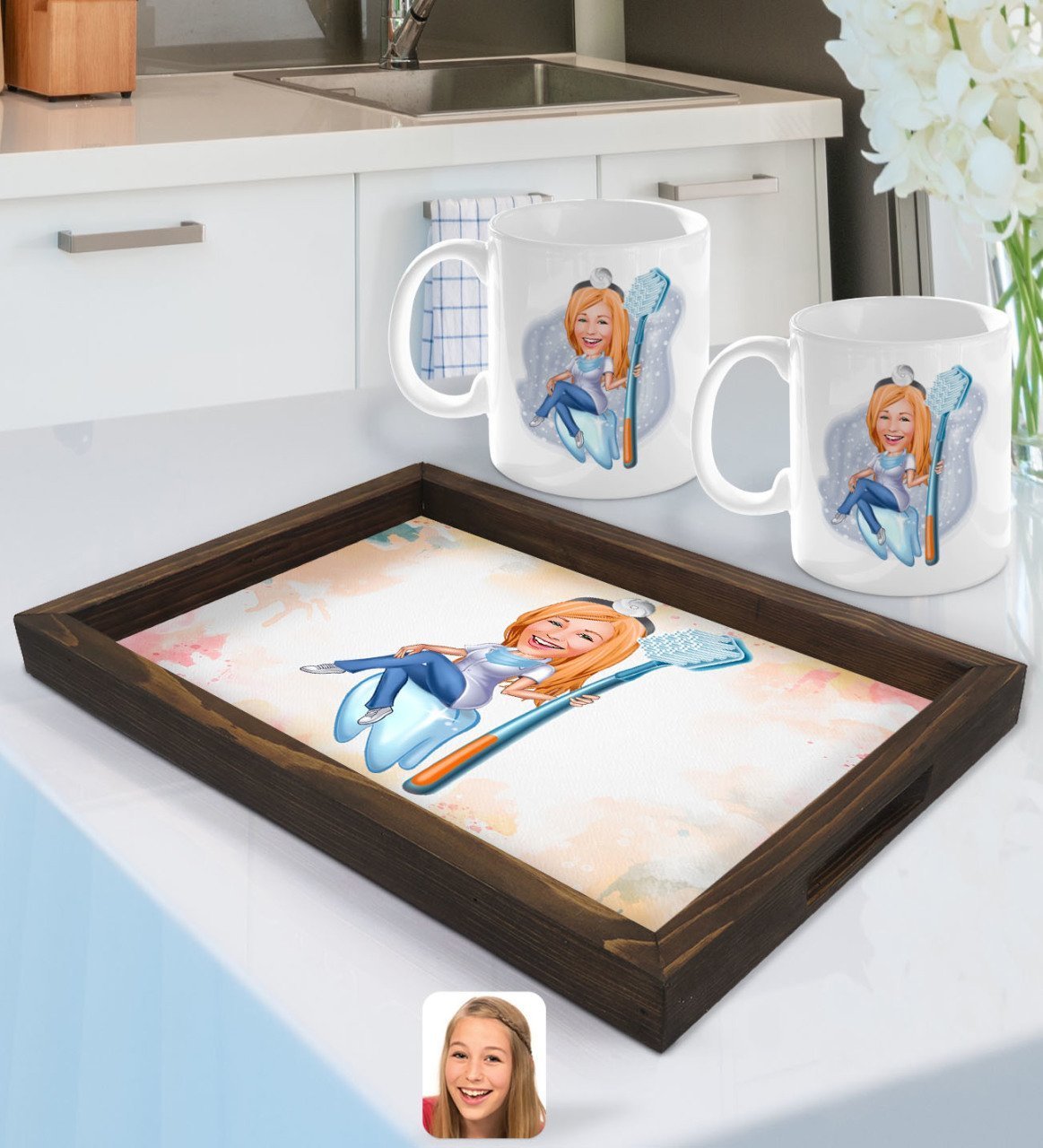 Kişiye Özel Kadın Diş Hekimi Karikatürlü Doğal Ahşap Tepsi ve 2’li Kupa Bardak Seti-2