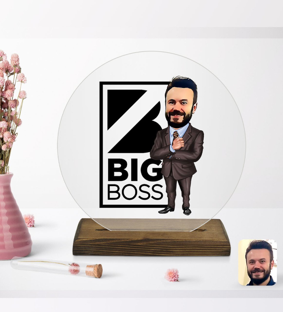 Kişiye Özel Erkek Big Boss Karikatürlü Yuvarlak Ahşap Standlı Biblo-1
