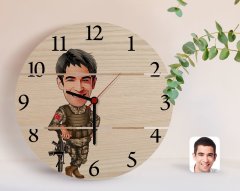 Kişiye Özel Asker Karikatürlü Otantik Ahşap Palet Saat-2
