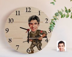 Kişiye Özel Asker Karikatürlü Otantik Ahşap Palet Saat-1