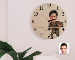 Kişiye Özel Asker Karikatürlü Otantik Ahşap Palet Saat-1