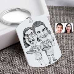 Kişiye Özel Karakalem Aşçı Çift Karikatürlü Pleksi Anahtarlık-1
