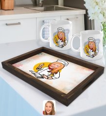 Kişiye Özel Kadın Chef Karikatürlü Doğal Ahşap Tepsi ve 2’li Kupa Bardak Seti-12