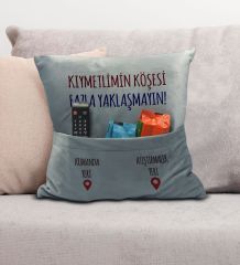 BK Gift Eğlenceli Tasarımlı Organizer Kumanda ve Atıştırmalık Cepli Gri Kırlent Yastık- 10, Ev Dekoru, Ev Hediyesi