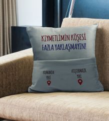 BK Gift Eğlenceli Tasarımlı Organizer Kumanda ve Atıştırmalık Cepli Gri Kırlent Yastık- 10, Ev Dekoru, Ev Hediyesi