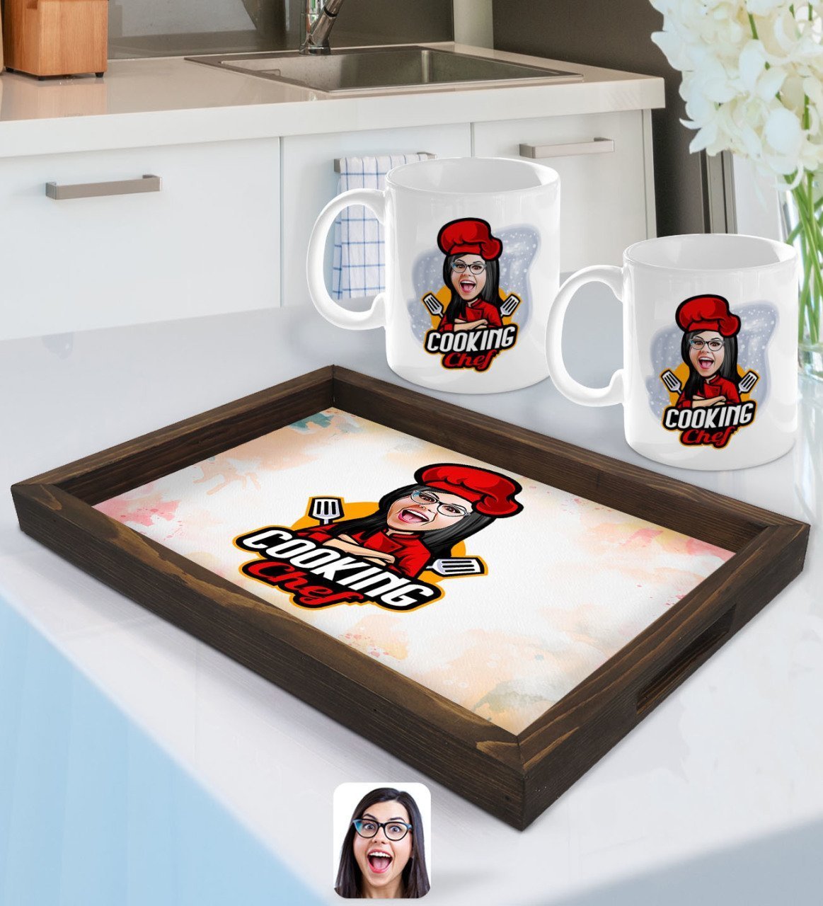 Kişiye Özel Kadın Chef Karikatürlü Doğal Ahşap Tepsi ve 2’li Kupa Bardak Seti-11
