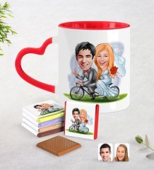 Kişiye Özel Sevgililer Günü Temalı Evleniyoruz Karikatürlü Kırmızı Kalpli Kupa ve Çikolata Seti-3