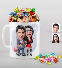 Kişiye Özel Sevgililer Karikatürlü Beyaz Kupa ve Haribo Şeker Hediye Seti-1