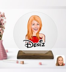 Kişiye Özel Kadın Karikatürlü Yuvarlak Ahşap Standlı Biblo-33