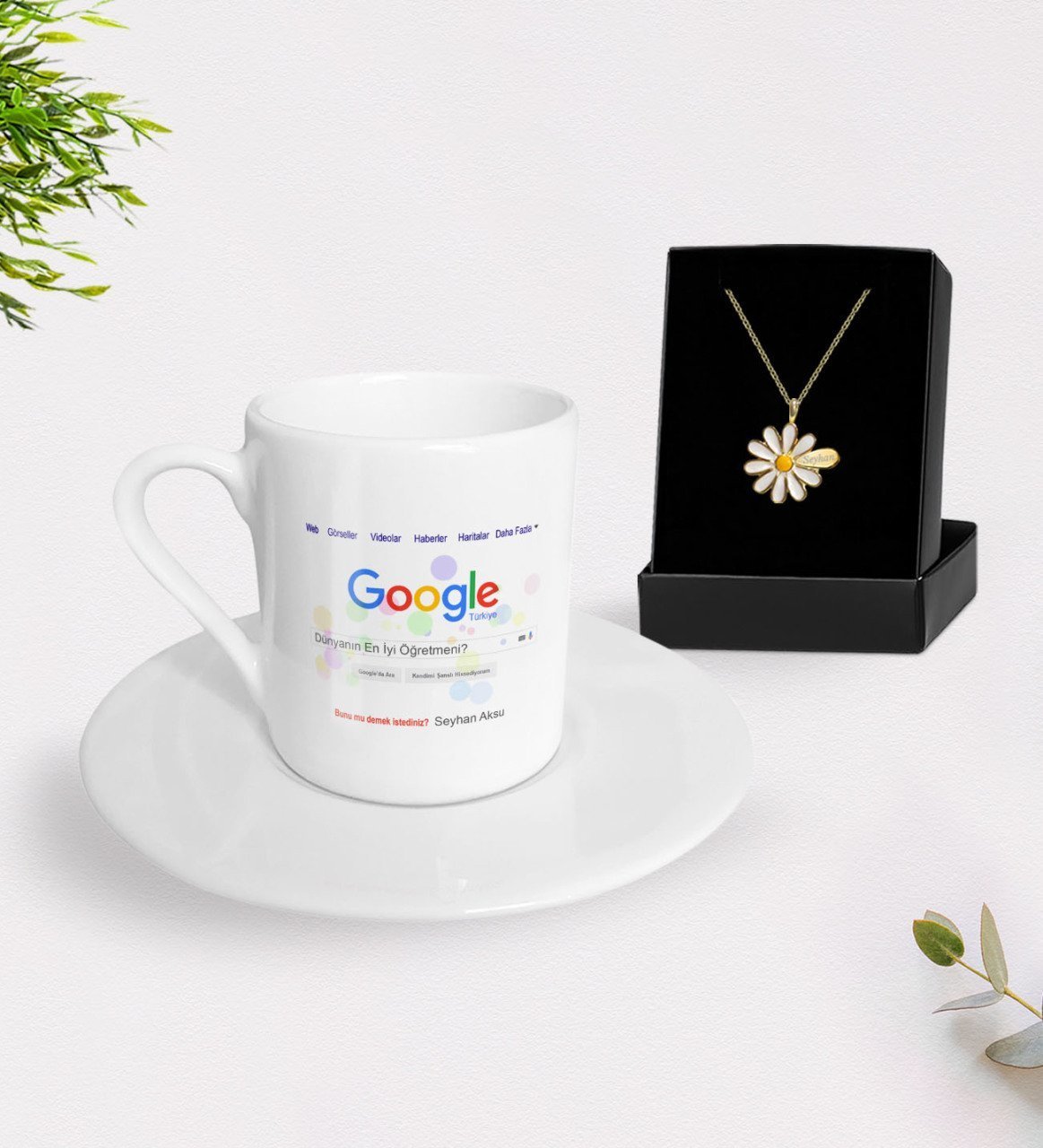 Kişiye Özel Google Dünyanın En İyi Öğretmeni Türk Kahvesi Fincanı ve İsimli Papatya Kolye Hediye Seti