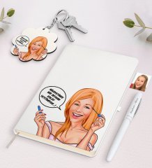 Kişiye Özel Kadın Kolay Yetişmiyor Karikatürlü Beyaz Defter Kalem ve Anahtarlık Hediye Seti-7