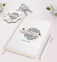 Kişiye Özel Teknoloji ve Tasarım Öğretmeni Beyaz Defter Kalem ve Anahtarlık Hediye Seti