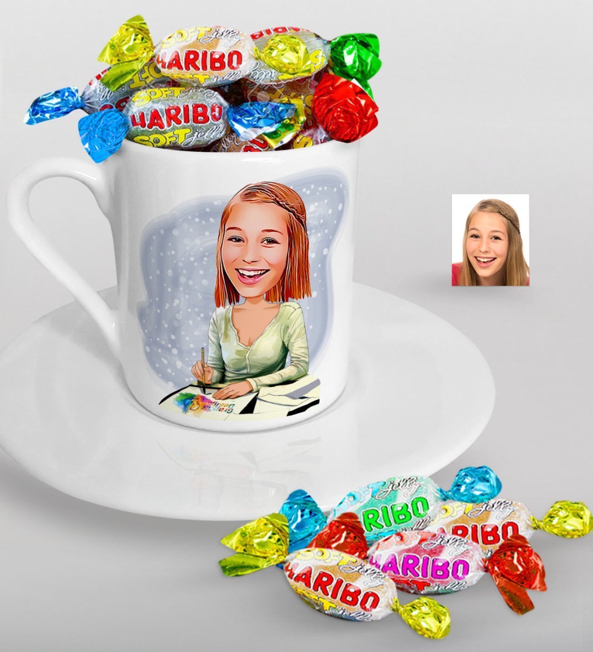 Kişiye Özel Bayan Grafik Tasarımcı Karikatürlü Türk Kahvesi Fincanı ve Haribo Şeker Hediye Seti-1