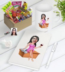 Kişiye Özel Bayan Patron Karikatürlü Nostaljik Lezzetler Defter Kalem Kupa Hediye Seti-7