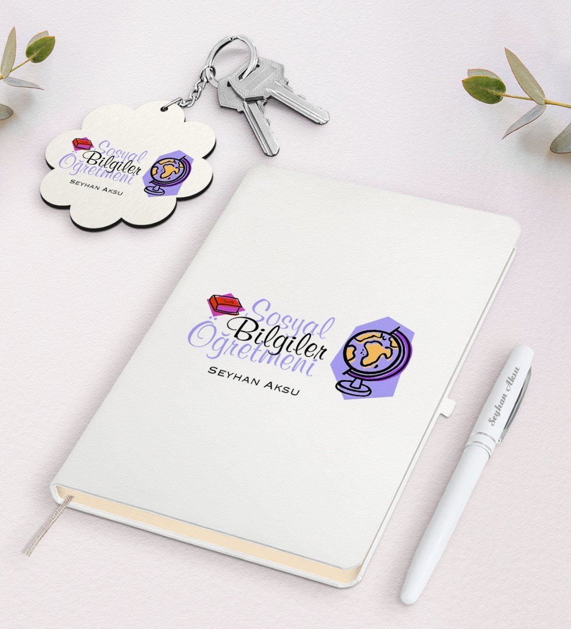 Kişiye Özel Sosyal Bilgiler Öğretmeni Beyaz Defter Kalem ve Anahtarlık Hediye Seti-2