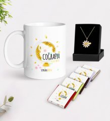 Kişiye Özel Coğrafya Öğretmeni Beyaz Kupa Çikolata ve İsimli Papatya Kolye Hediye Seti-3